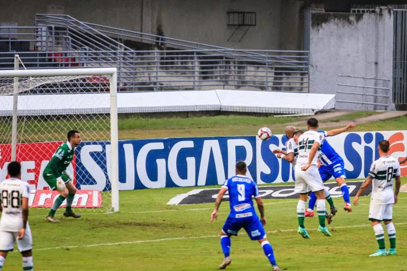 Em sua melhor apresentação nesta Série B, CSA atropela o líder Coritiba, no Rei Pelé: 3 a 0