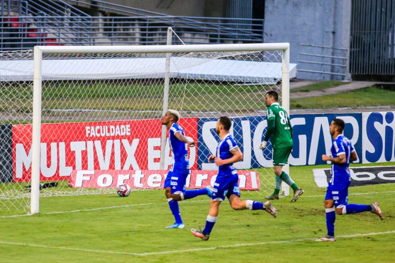 Em sua melhor apresentação nesta Série B, CSA atropela o líder Coritiba, no Rei Pelé: 3 a 0