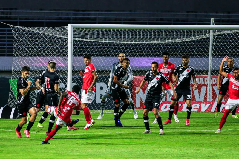 CRB ressurge nos minutos finais e consegue empate de 1 a 1 contra o Vasco