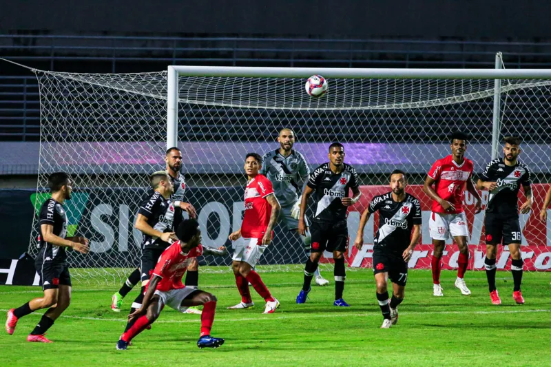 CRB ressurge nos minutos finais e consegue empate de 1 a 1 contra o Vasco