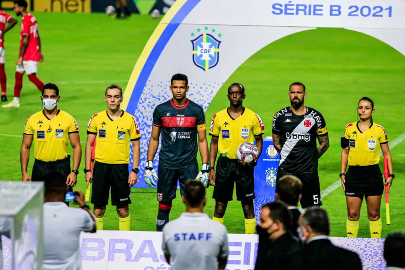 CRB ressurge nos minutos finais e consegue empate de 1 a 1 contra o Vasco
