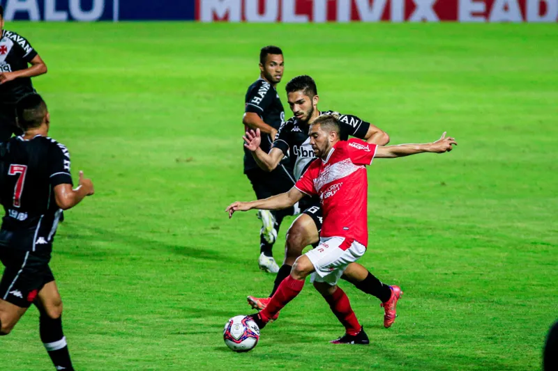 CRB ressurge nos minutos finais e consegue empate de 1 a 1 contra o Vasco