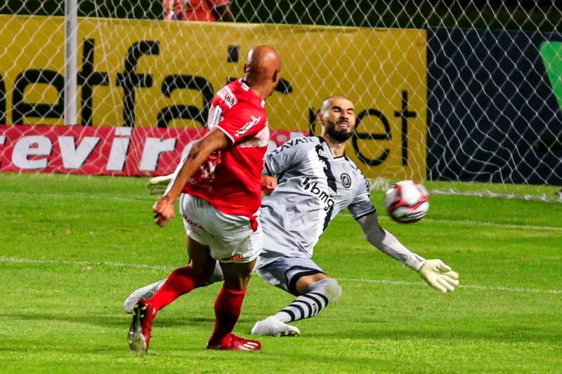 CRB ressurge nos minutos finais e consegue empate de 1 a 1 contra o Vasco