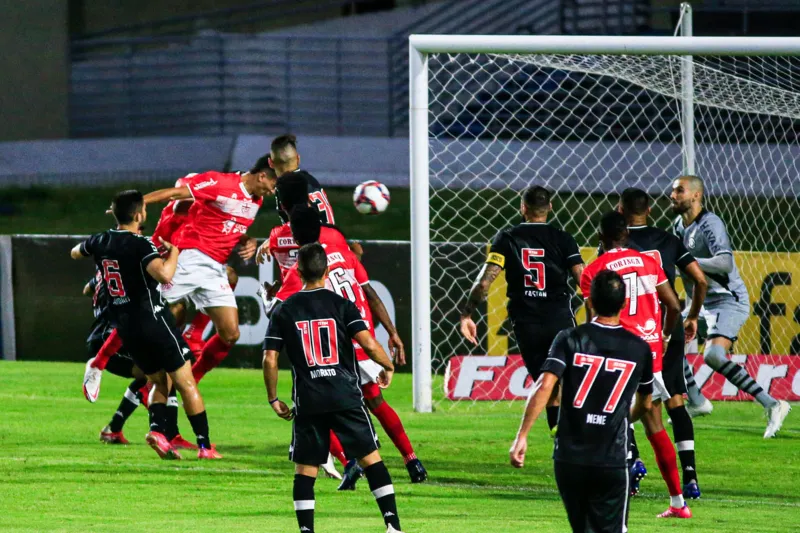 CRB ressurge nos minutos finais e consegue empate de 1 a 1 contra o Vasco