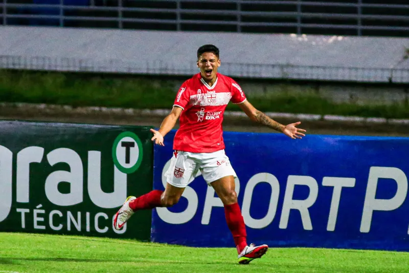 CRB ressurge nos minutos finais e consegue empate de 1 a 1 contra o Vasco