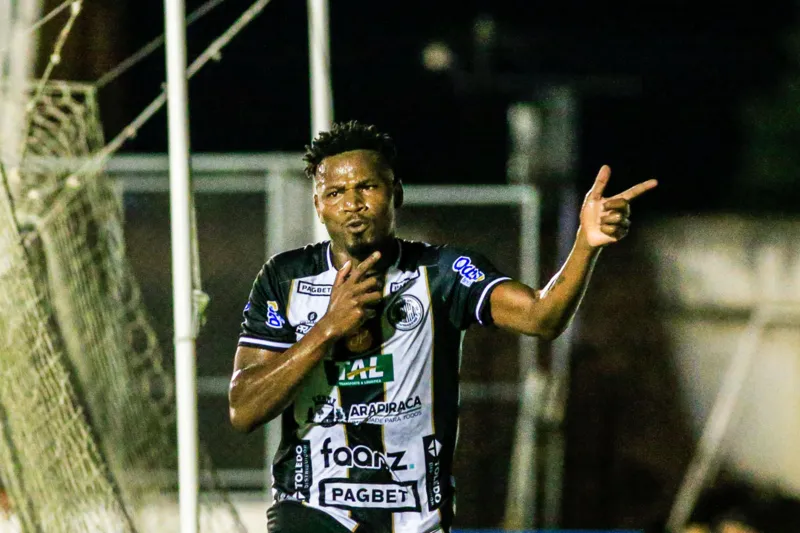 Lúcio Maranhão briga por vaga com Tito