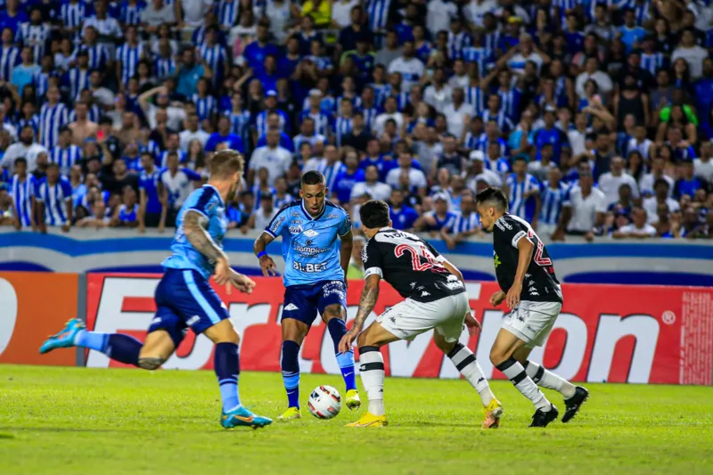 No segundo tempo, Azulão controlou a partida e não passou sufoco