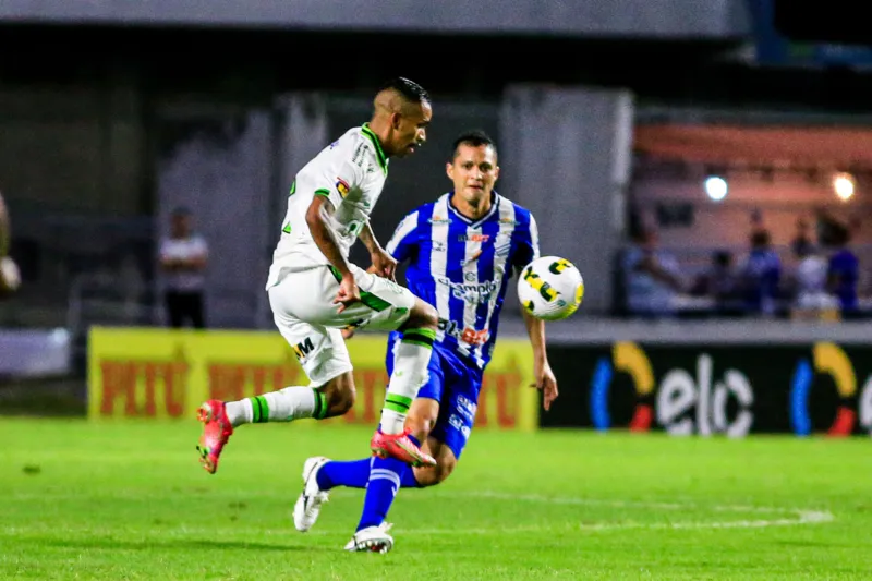 Com bem futebol, América Mineiro coloca os dois pés na próxima fase da Cop