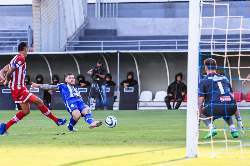 CSA vence o Náutico e encosta no Fortaleza, líder da Copa do Nordeste: 3 a 1