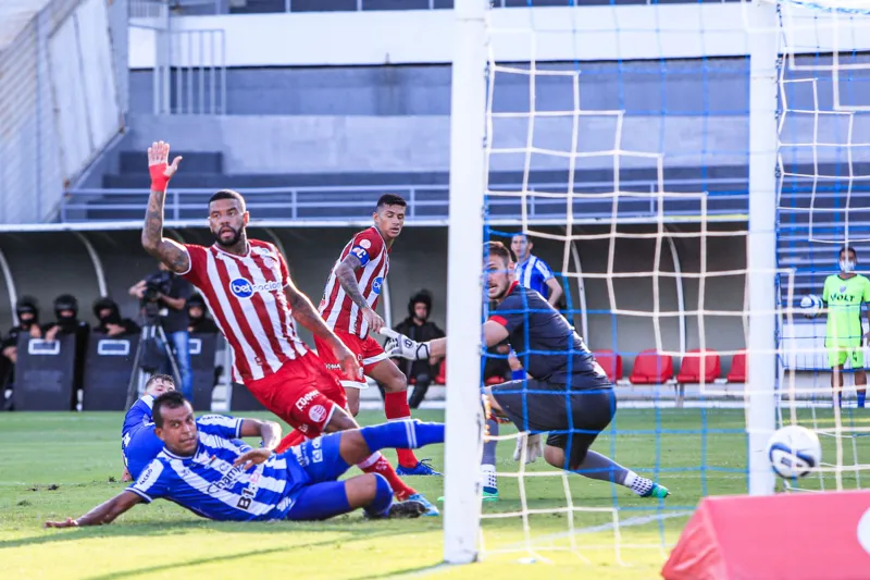 CSA vence o Náutico e encosta no Fortaleza, líder da Copa do Nordeste: 3 a 1