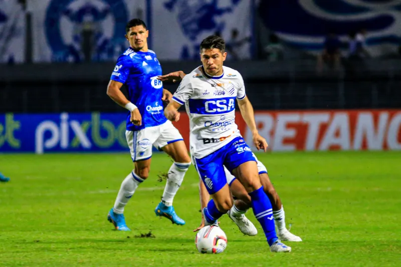 Com suspensão de Lucas Barcelos, Osvaldo pode ganhar vaga entre titulares