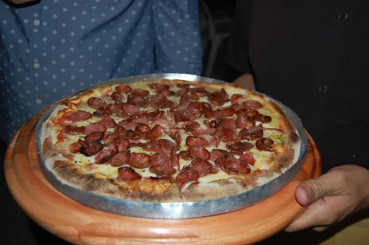 Tradicional Pizza Calabresa