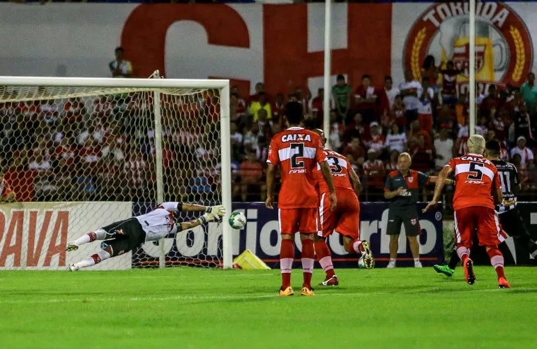 CRB e Tupi se enfrentaram no Estádio Rei Pelé