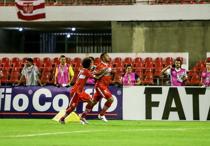 CRB e Tupi se enfrentaram no Estádio Rei Pelé