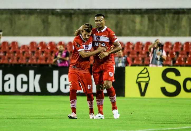 CRB e Tupi se enfrentaram no Estádio Rei Pelé