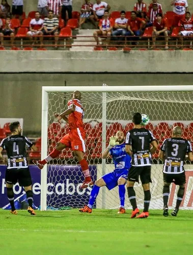 CRB e Tupi se enfrentaram no Estádio Rei Pelé