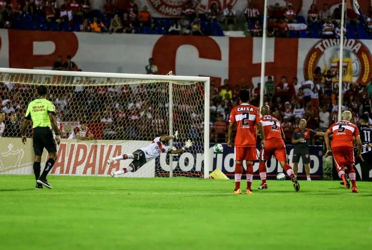 CRB e Tupi se enfrentaram no Estádio Rei Pelé