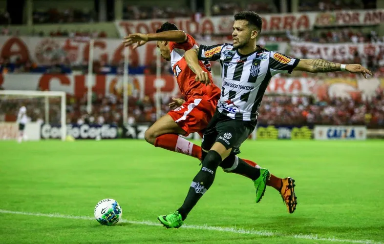 CRB e Tupi se enfrentaram no Estádio Rei Pelé