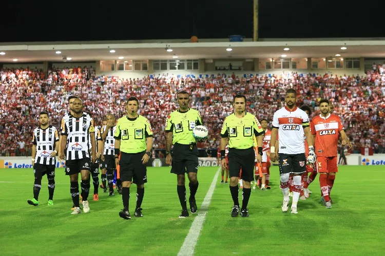 CRB e Tupi se enfrentaram no Estádio Rei Pelé