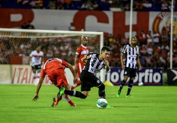 CRB e Tupi se enfrentaram no Estádio Rei Pelé
