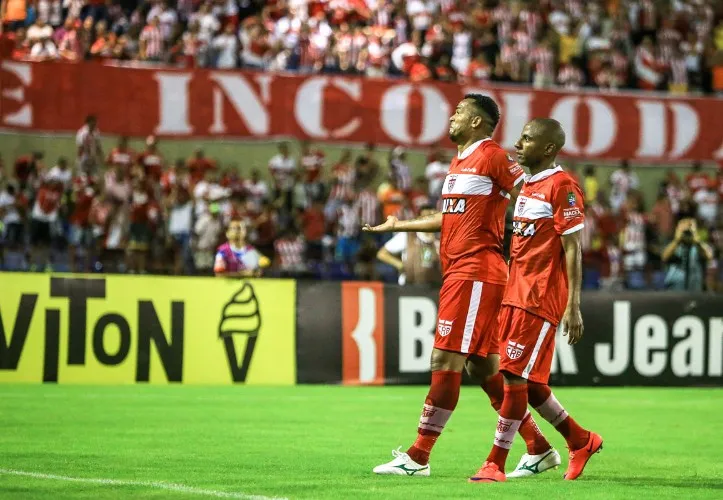 CRB e Tupi se enfrentaram no Estádio Rei Pelé