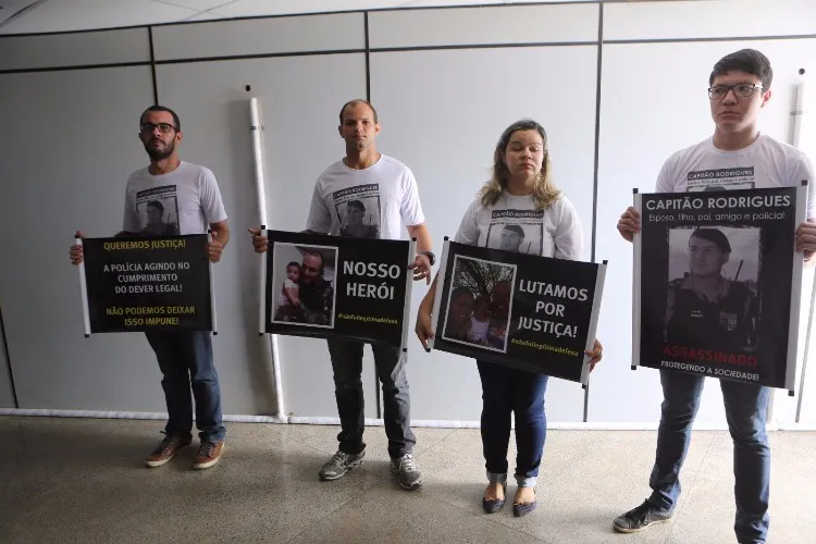 Familiares cobram justiça para o caso que vitimou o capitão Rodrigues