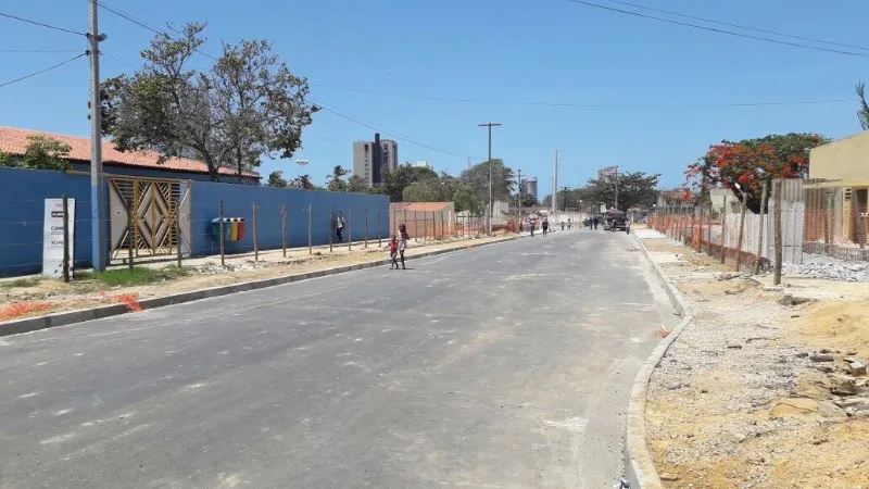 Imagens mostram obras realizadas nos bairros do Farol e Benedito Bentes