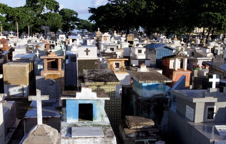 Cemitérios públicos de Maceió custam R$ 1 milhão/ano aos cofres públicos