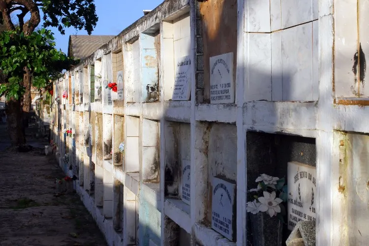 Cemitérios públicos de Maceió custam R$ 1 milhão/ano aos cofres públicos