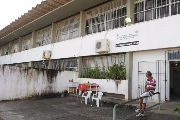 Cemitérios públicos de Maceió custam R$ 1 milhão/ano aos cofres públicos