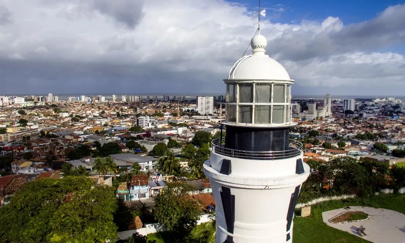 Mesmo com o avanço da tecnologia, os faróis sendo o principal meio de orientação de pescadores