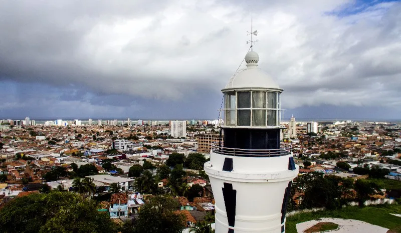 Mesmo com o avanço da tecnologia, os faróis sendo o principal meio de orientação de pescadores