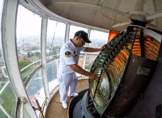 Mesmo com o avanço da tecnologia, os faróis sendo o principal meio de orientação de pescadores