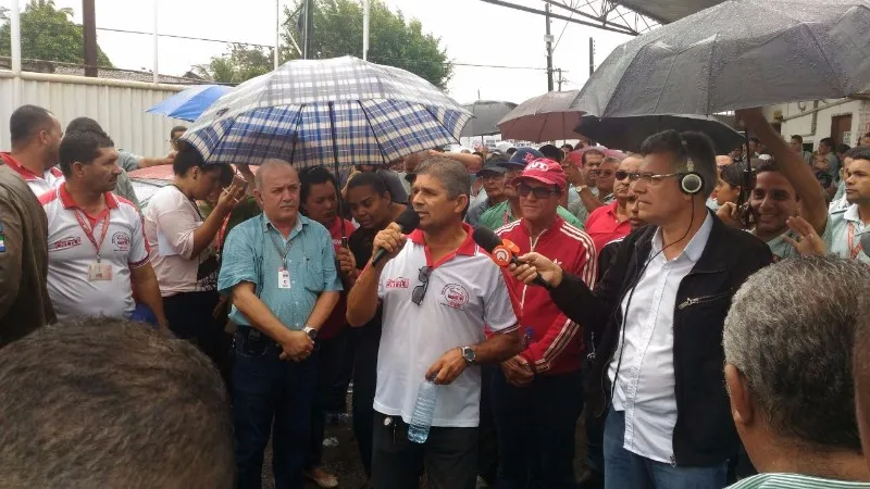 Reunião aconteceu na garagem da empresa São Francisco