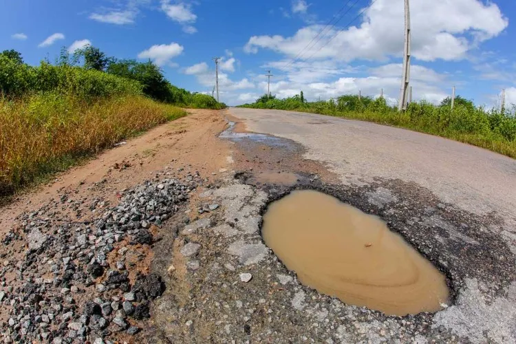 Estradas refletiram os estragos provocados pelas chuvas