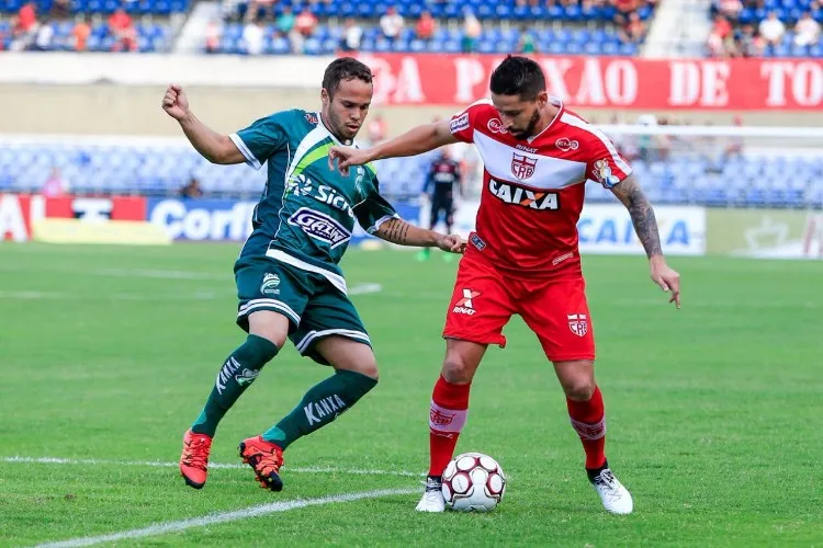 Galo tem início arrasador, marca duas vezes com Neto Baiano, mas vacila em casa