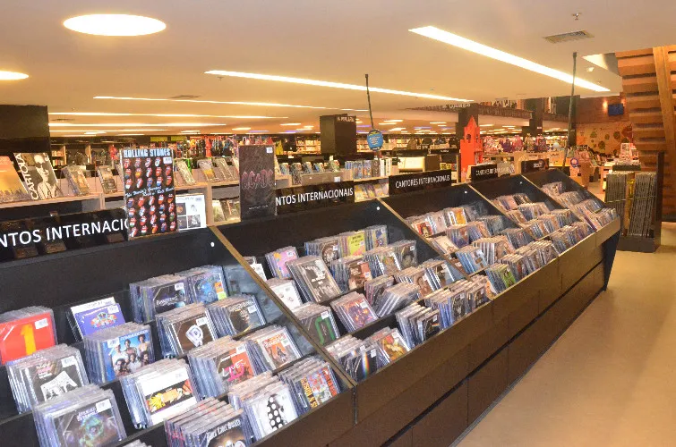 Maceioenses continuam procurando os espaços, mas agora também em busca de discos e CDs