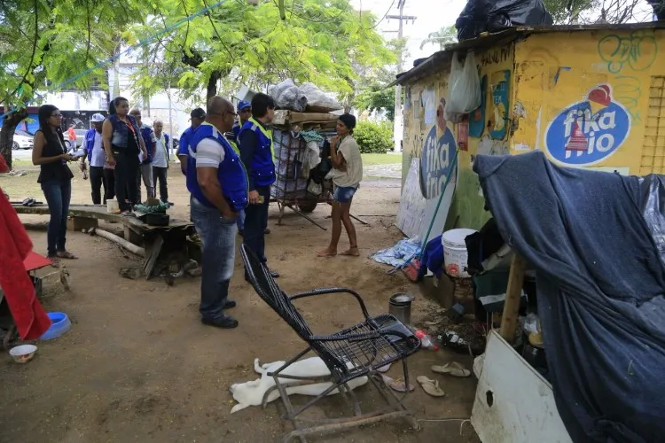 Moradores de rua, assentados e ambulantes são notificados para deixar Sinimbu