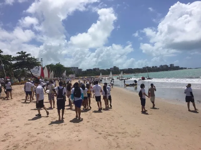 Dia Mundial de Limpeza de Praia é marcado com mutirão