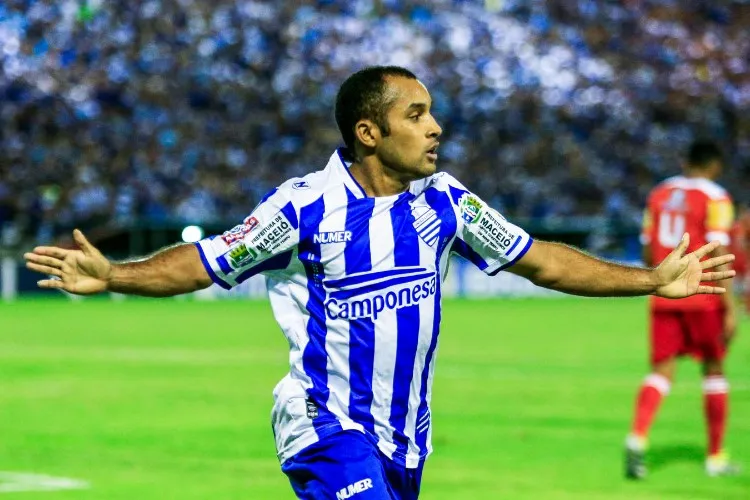 CSA faz 1x0, volta a vencer o Tombense-MG e garante classificação