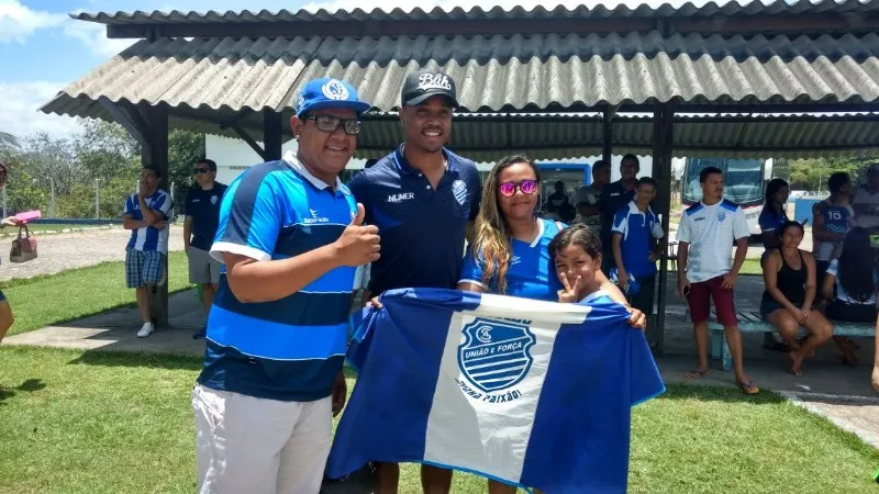 Azulinos recepcionam jogadores 