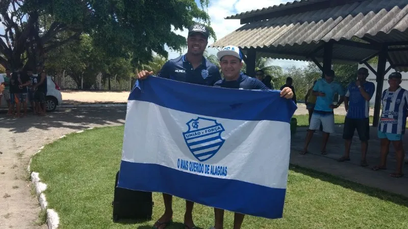 Azulinos recepcionam jogadores 