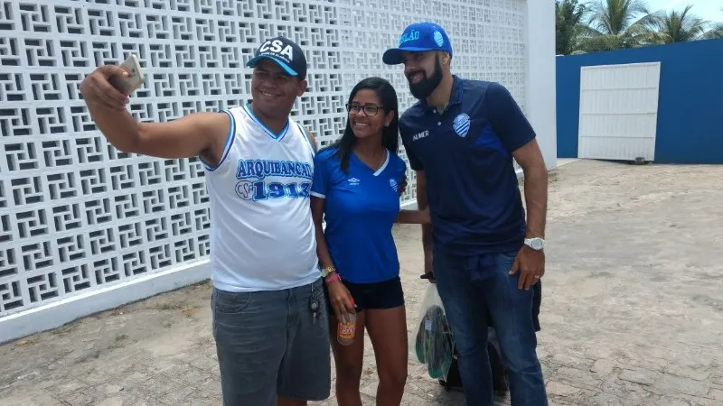 Azulinos recepcionam jogadores 