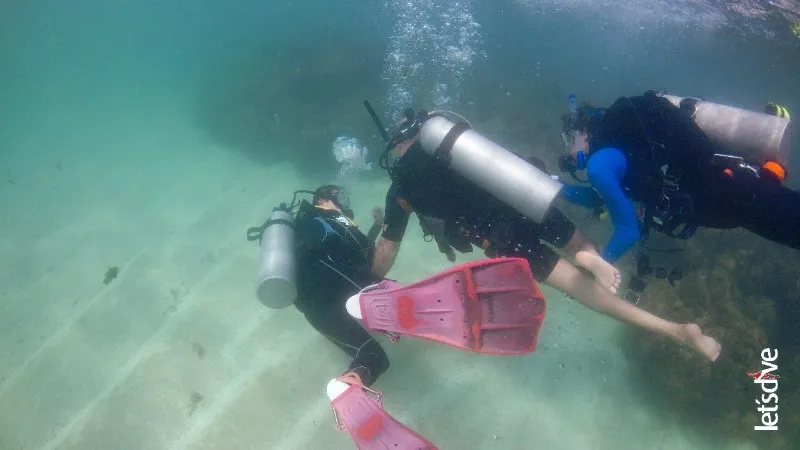 Mergulho com cilindro nos mares de Alagoas 