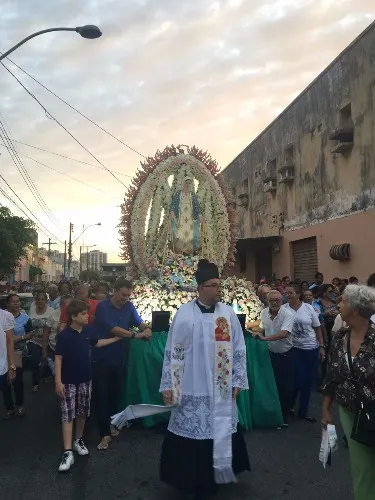 Centenas de fiéis foram às ruas da capital alagoana e do interior para homenagear a santa