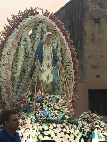 Centenas de fiéis foram às ruas da capital alagoana e do interior para homenagear a santa
