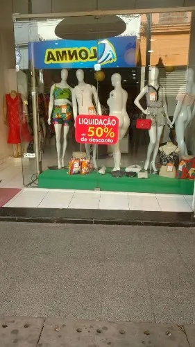População aproveita o momento pós-feriado e a queima de preço dos produtos para fazer compras