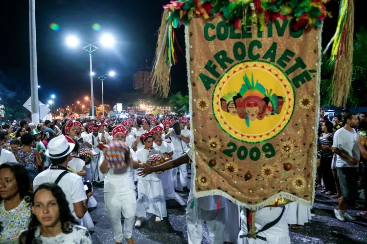 Desfile de blocos abriu as prévias carnavalescas em Alagoas 