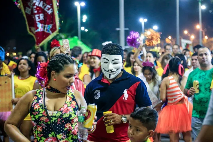 Desfile de blocos abriu as prévias carnavalescas em Alagoas 