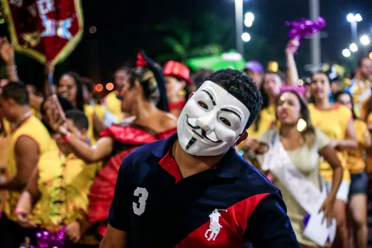 Desfile de blocos abriu as prévias carnavalescas em Alagoas 